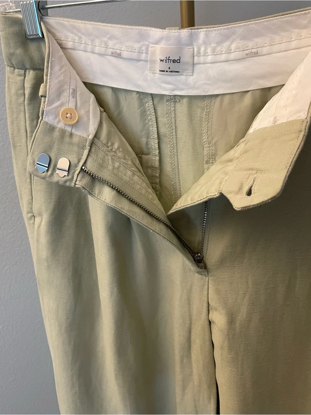 Aritzia Wilfred Carrot Pant Pastel Sage Green Linen TENCEL High Rise Trouser 4